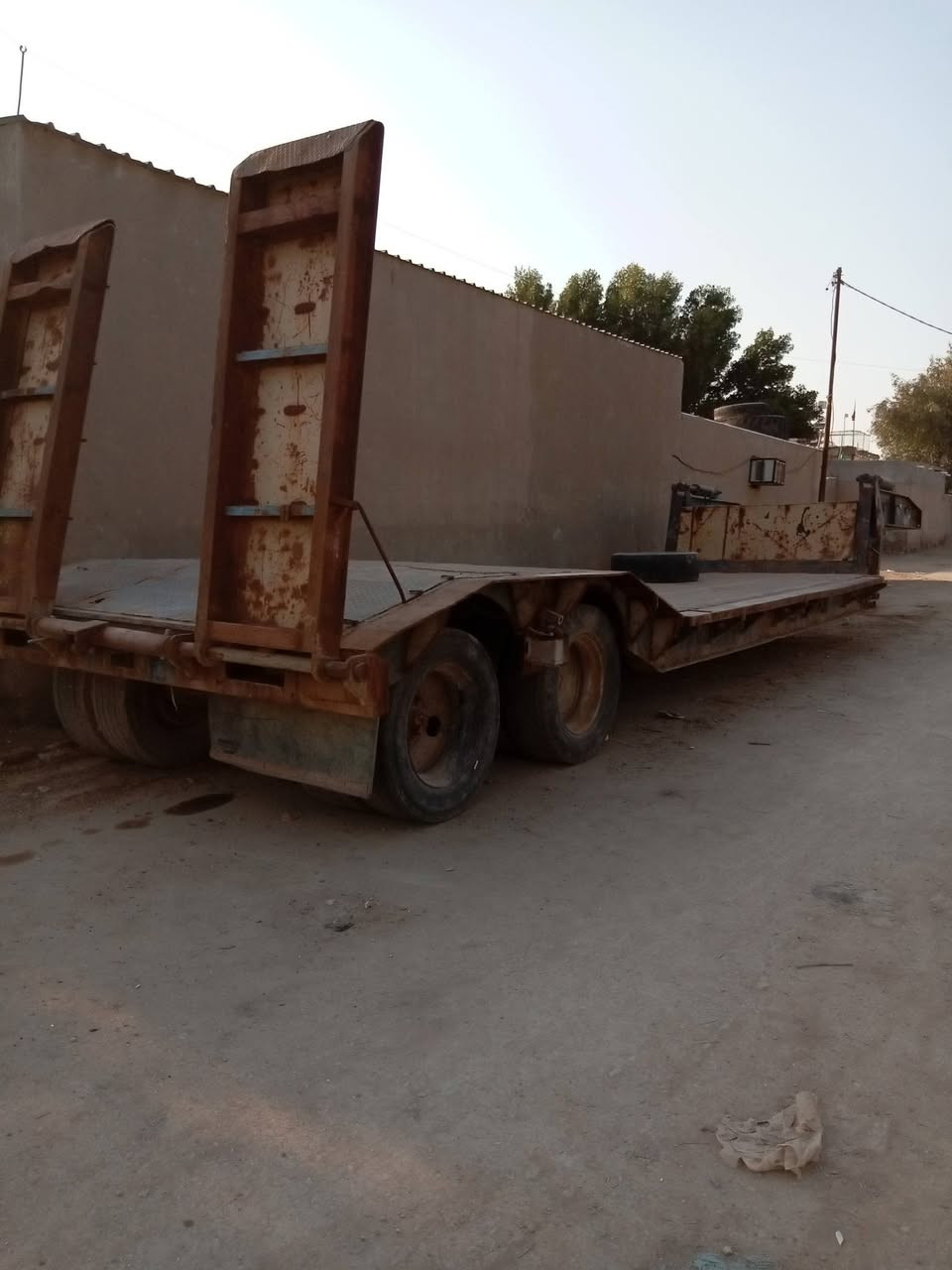 لودر نوع أمريكي ابو الحدبه طول 16هو وركبته للاستفسار الاتصال ***********
