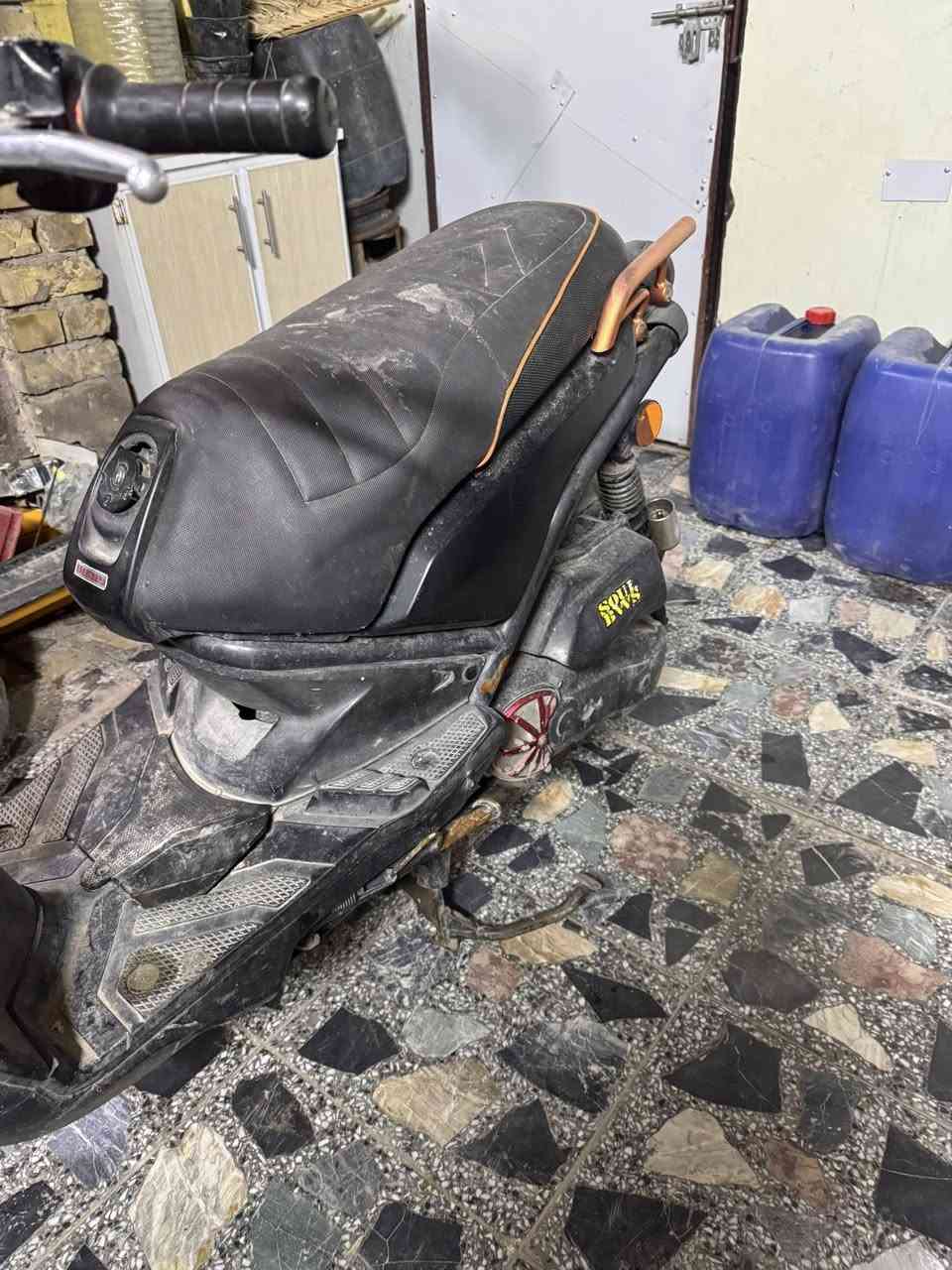 سكنس جبلي بوشه 53 بلادي الدراجه تشتغل وتطفه كالو بيهة جويتر اني ابيع كوم حديد متروكه صار هواي السعر 550 
بغداد حي اور ***********
