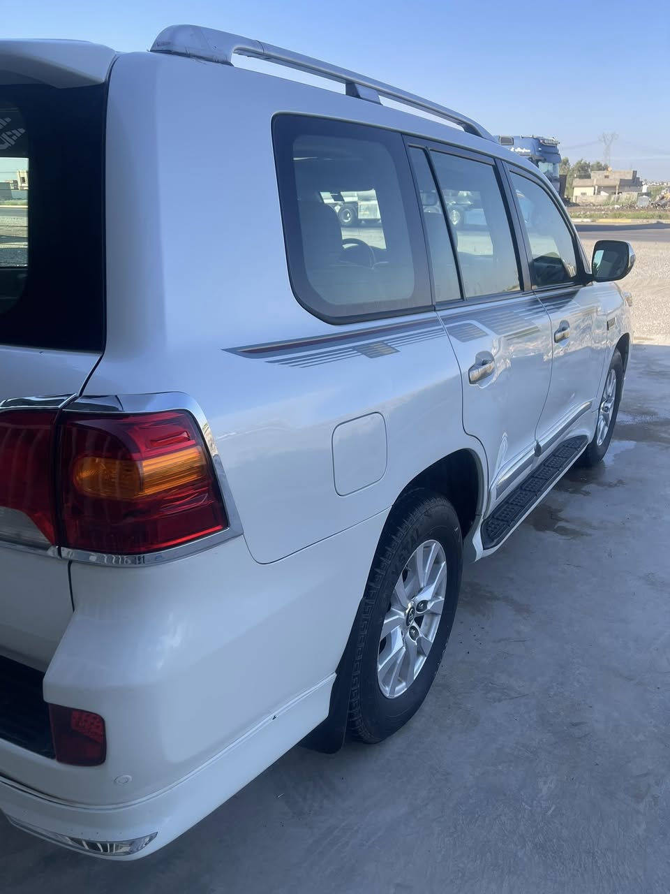 لاندكروز موديل (٢٠٠٨) اوتماتيك فول مواصفات رقم بغداد دولي 

مكفوله من الصبغ ماعدا الدعاميات. وسونار مرفق مع المنشور 

جاهزة تخم تاير صدر جديد 

السعر (٢٦٠) وبيها مجال 

مكاني ديالى بعقوبة /***********
