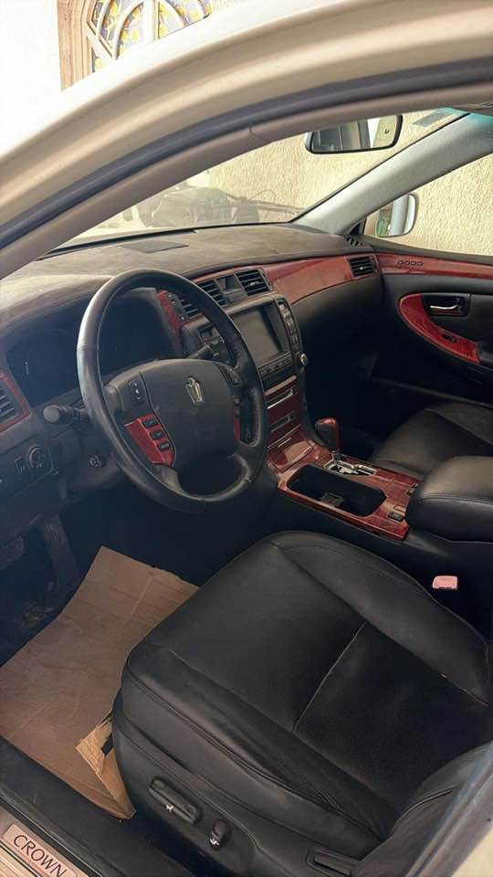 شاهينه 2006 رقم بصرة مزاد تسجيل جديد فتحة 3 دكم بردة خلفية كشنات جلد اسود  مداورة كفاله ***********
