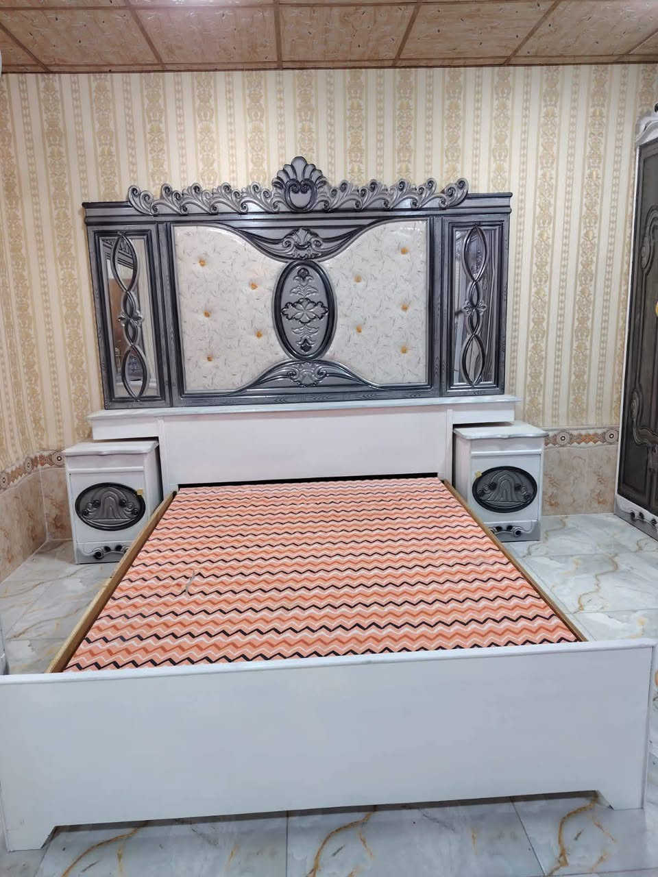 غرفة ستة باب نضام تركي شغل عراقي 
العنوان النجف_ شارع المدينة_مقابل جامع الجوهرجي

الاستفسار   ***********
