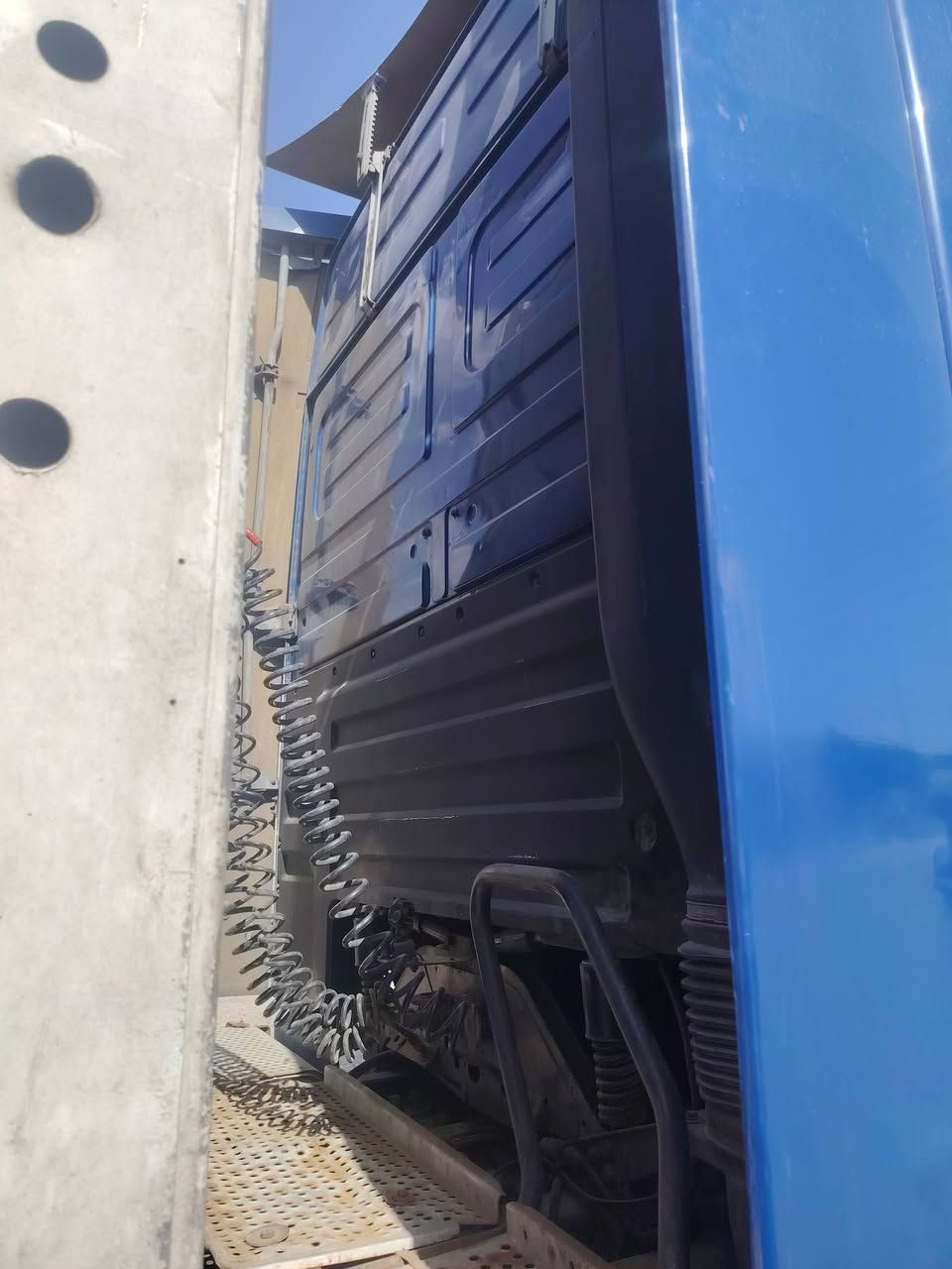 سلام عليكم اكتروز حجم 46 2002 للبيع رقم بغداد سنويه 29تحوين مباشر جاهزه الشغل راس اوعربانه سعر 245وبيه مجال مكان السياره بغداد اليوسفه دوالي سريع الاستفسار اتصل ***********
