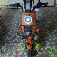 دراجه شحن ٥بطاريات R9موديل ٢٠٢٥مستخدمه فقط ١٠ايام للبيع للأستفسار الات...