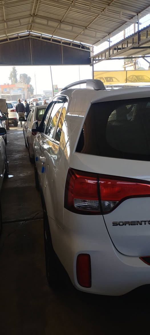 سورنتو 2014 بلا صبغ بيهة مكانين هيج صغار بارد محرك 4 سلندر مفتوح دوش 
السيارة ماشية 160 
7 راكب 
سنوية ارقام جديد 
السعر 170 ومجال
مكانهة موصل برطلة 
ينفع مراوس 
***********
*********** موصل, نينوى
