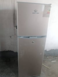 ثلاجه للبيع حجم زغيرشرط الشغل الشراي يتصل اوخاص السعر 80ال07728356526