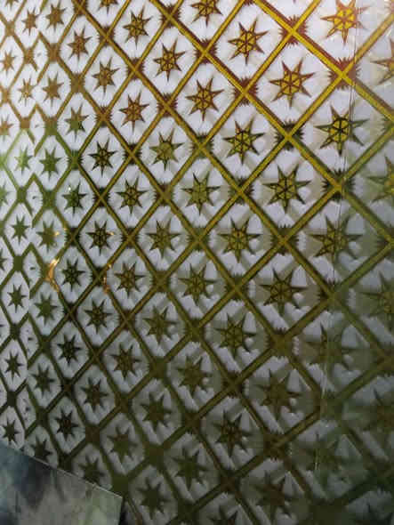 رشيد العنوان حي السفير قرب القلعه البلوك***********
