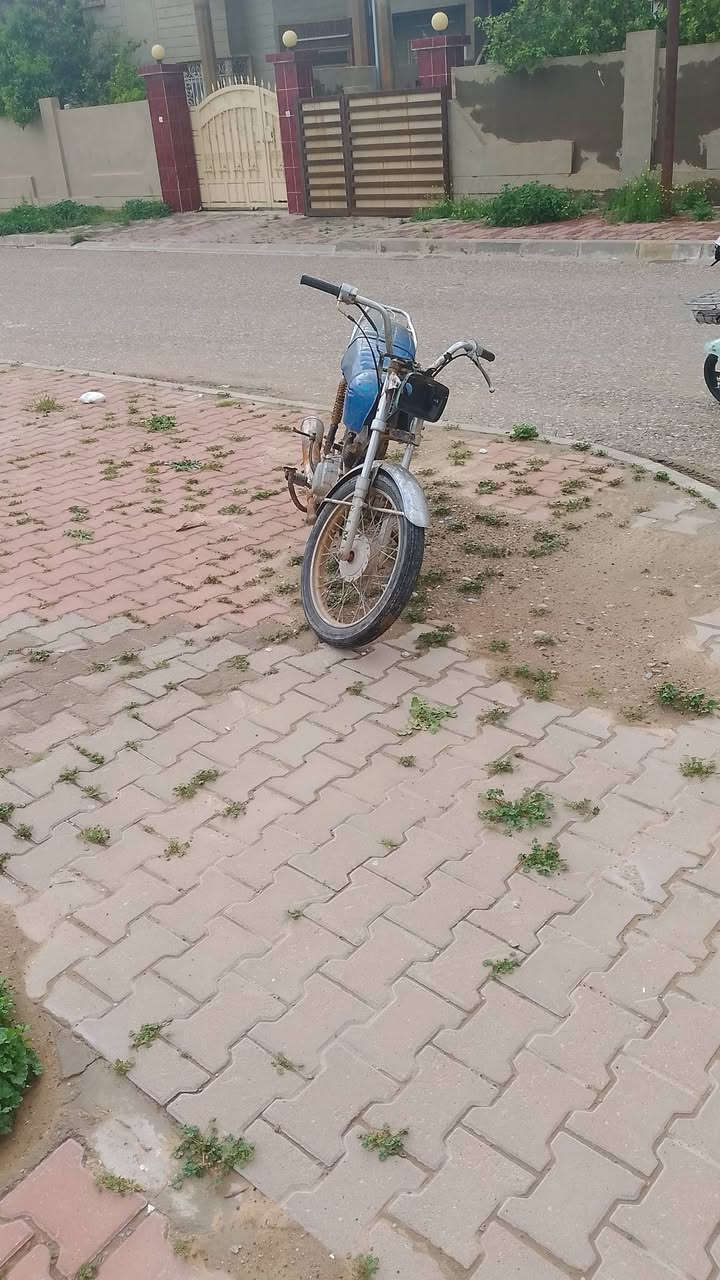 سلام عليكم ماطور أيراني موديل 2016مطور ناعم شلعه معدل فول  تيرات وياله كله بشرط مطور شرط الشلعه يعلك للبيع سعره175اوبي مجال قليل للطيبين او للمراوس شعندك نزل مكان كركوك حي النصر رقمي***********
