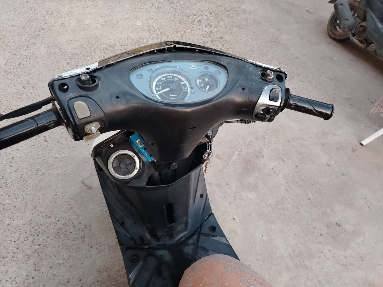 سلام عليكم دراجه نوع ماكس ثعلب 140 الدراجه مثل ماتشوفون خير من الله كل نقص مابيهه كفراتها اصليه ختم واحد كامله من كلشي محركهه ناعم كلش بيهه تزويد بيهه خرز رياضي وبيهه صره مال دهن رياضي الدراجه كامله مكمله من كلشي وبيهه MP3 همين شلعه ومعدل تشك الكاع سعر 450 وبيهه مجال


**إذا كنت صاحب هذا الإعلان وتريد حذفه لأي سبب، رجاءا أرسل رسالة إلى الدعم الفني**