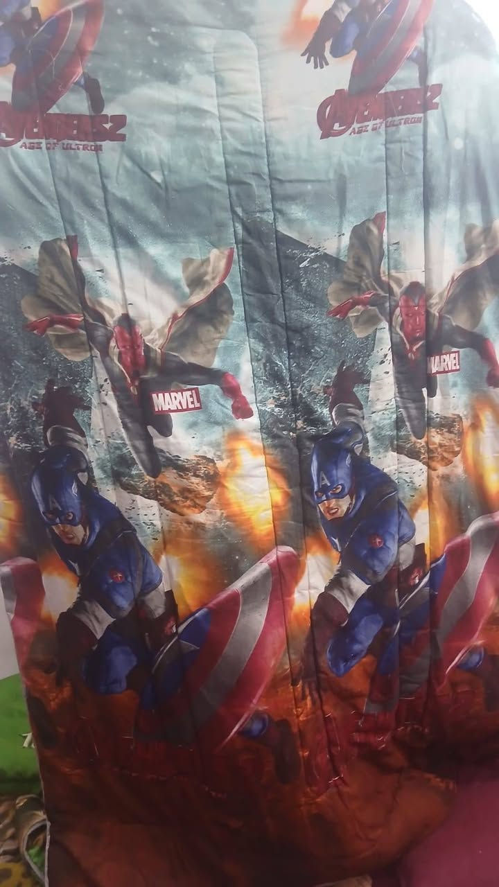 كاربد كبير قياس طول ٤متر وعرض ٣متر و٦٠ سنتيمتر ب٥٠ ولحفان ب٣٠ وشجرة كبيرة ٢٥ للإستفسار ***********
