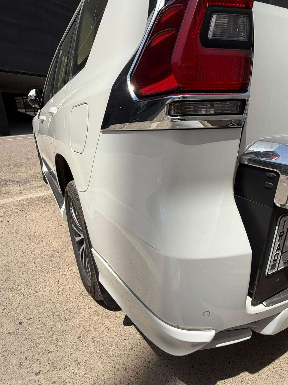 السلام عليكم
برادو للبيع موديل22 VX باب اول 
رقم بغداد باسمي تحويل ثاني يوم 
السيارة جكات  تبريد كشنات 
كفالة عامة  السيارة امغلفة ppf 
اسلايد السيارة ماشية 49 الف وقابل للزيادة  مكاني بغداد السعر 480$ ورقة وبيهامجال بسيط 
للاستفسار التواصل على الرقم 
***********

