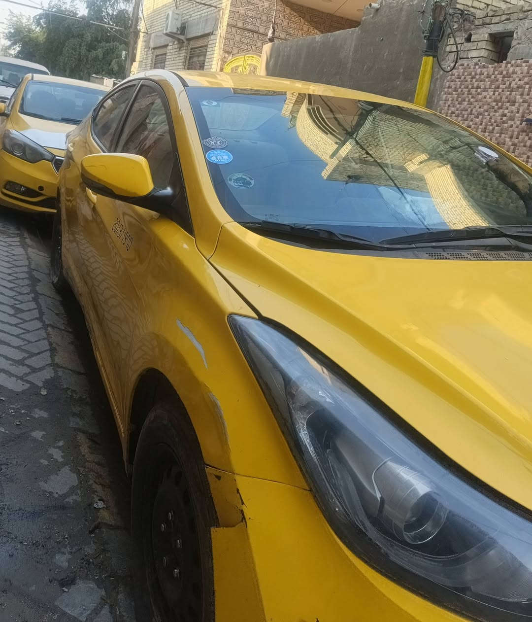 السلام عليكم الانتره لبيع
موديل 2012 خليجي مكينه وكير خير من الله تبريد خير من الله بس الضربات مثل  ما موضح بل صور لا ستفسار *********** العنوان بغداد مدينه الصدر
