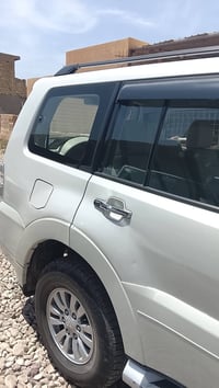 باجيرو 15كفاله رقم جديد فول ماعده الفتحه السعر 170وبيه مجال مكان السيا...
