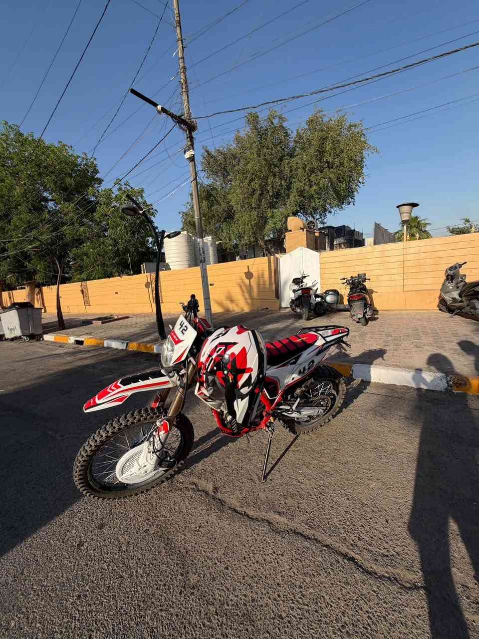 CRX محرك 350
مديل 25 دراجه نضيفه جداً ماشيه 5000 مفوله شلعه وبطناش وصوت رعيد مابيه اي نقص ماعدا الدشبول عطلان ،خمس نمر السعر مليون ونص وبيه مجال للشراي تواصل ***********
