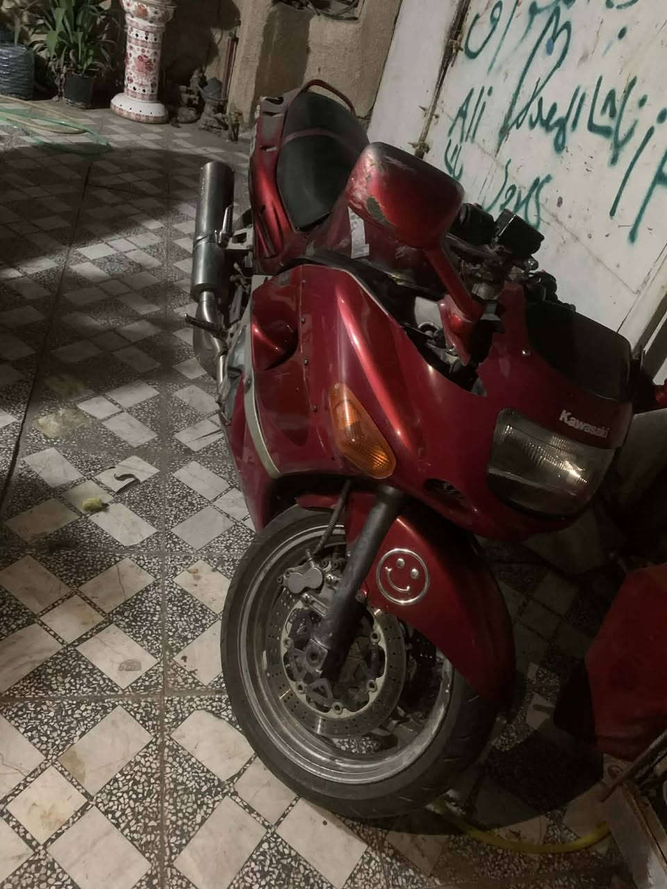 سلام عليكم حبايب  كاو سكي  520cc 1999   دراجه سوت حاث ونتركت تشتغل تخربط. بيه كابريترات تعبانه مكينه ما مفتوحه تجي تفحص وتشف ابيع هل موجود تاير امامي جديدباتري جديد بريكات جدد مكاني بغداد  شعب  *********** سعر 850الف  محمد علاء

