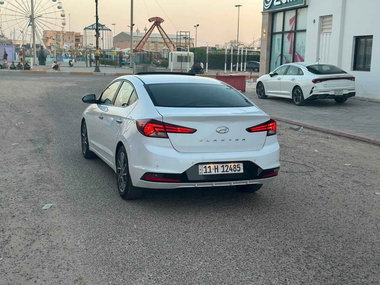 النترا موديل 2019 خليجي
محرك 2000
بصمه تشغيل بصمة أبواب 
حساس امامي خلفي 
فتحه بالقماره 
رقم بغداد إنكليزي 
سياره فول مواصفات 
مبايل ***********
