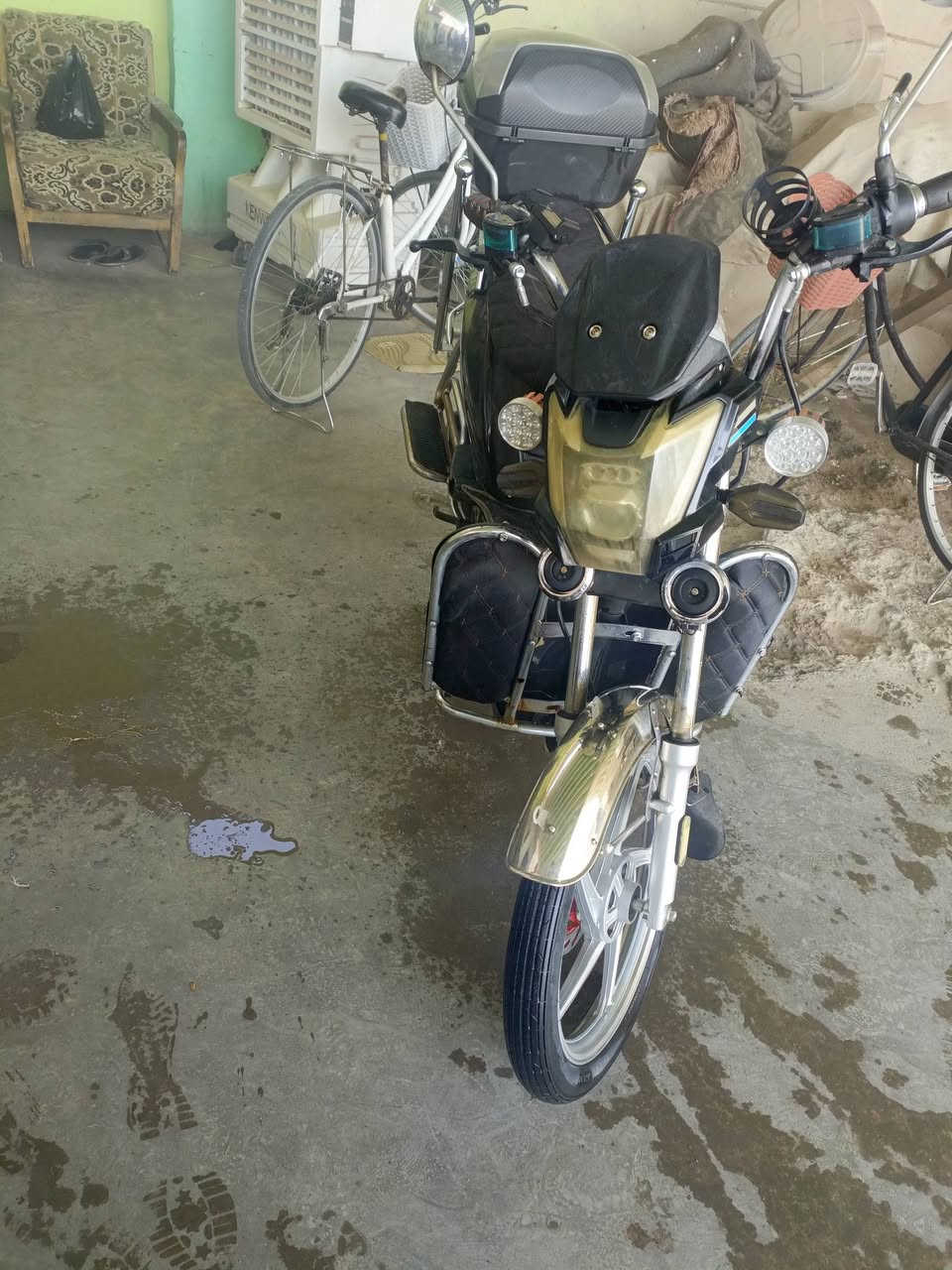 موطور للبيع سعر 450موطور نضيف ***********
