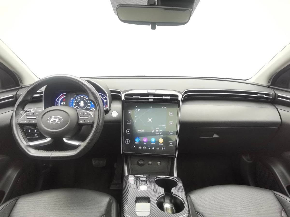 🚗Hyundai Tucson 2023 1.5T DLX, traction avant
Gris argenté
Kilométrage : 56 000 km
Date d'immatriculation : juin 2024
État : peinture d'origine
Boîte de vitesses automatique
État du véhicule transparent
Vente en gros uniquement
Nous invitons les concessionnaires à établir une collaboration à long terme !


**إذا كنت صاحب هذا الإعلان وتريد حذفه لأي سبب، رجاءا أرسل رسالة إلى الدعم الفني**