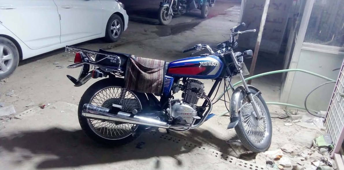 سلام عليكم دراجه موديل 2019 طالعه 2025 صاله 5 اشهر من طالعه من الوكيل وكيله العارضي رقم وسنويه بسمي انكليزي سنويه 2028 هزه جديده دراجه على وضع الوكاله مكاني نجف سعر 1250 وبيه مجال رقمي ***********
