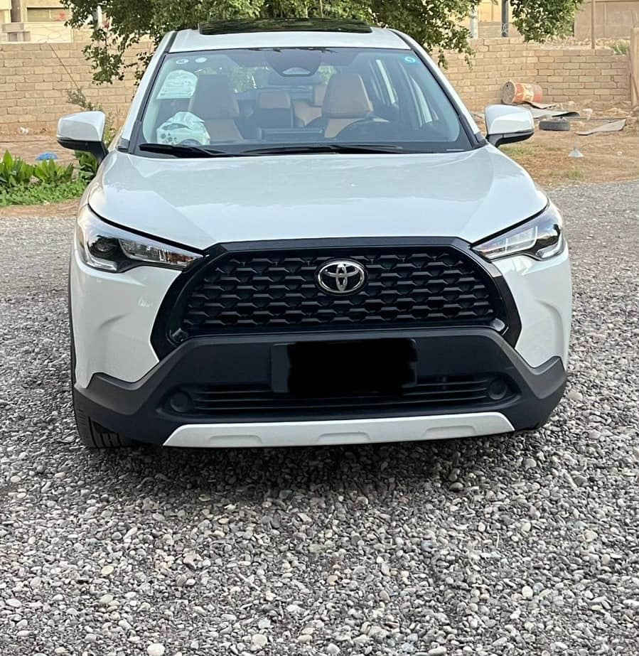 كورلا كروس 2024 كلين ماشيه 15 الف داخل جلد  فول مواصفات 
فتحة سقف بصمة شاشه لمس /مرقمة /
النسخة المجهزة بمحرك قوي (مثل 2.0 لتر) وبكامل الإضافات مثل الكاميرات (360 درجة)، مقاعد جلد، فتحة سقف، شاشة لمس، ونظام سلامة متقدم (Toyota Safety Sense)، مع خيار هايبرد وكفاءة استهلاك وقود ممتازة 
سعرها 175 هاتف *********** مكانها بصلاح الدين
