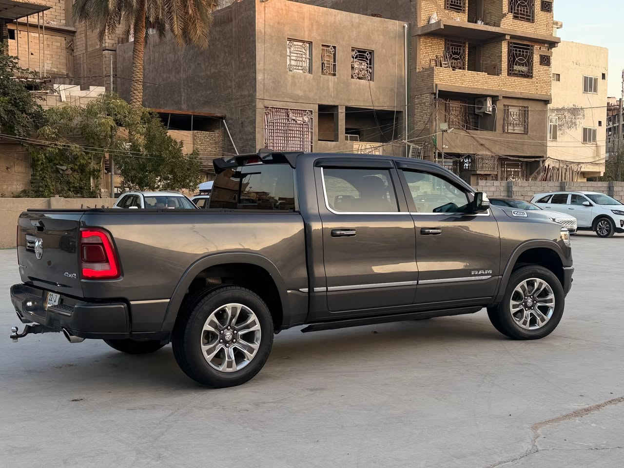 دوج رام لمتد فول مواصفات ماعده فتحه بدي قصير باب طويل المرغوب ماشيه ٥٣ الف حقيقي الموديل ٢٠٢٢ سياره جديده بل كارتون برغي نقص مابيها فحص وين ميعجبك افحص شرط اب حالة الوكاله بدون قطره صبغ بيها فقط باب السايق امبدل بلادي بدون ايرباك مكينه كير حداديه تخم تاير كوله جديد وبشرط الفحص تراي وين ميعجبك اطلع رقم سنويه جديد تحويل ثاني يوم بل حقيقة احلى منل صور بهواي تجي وشوف ابعينك كتلوك الشركة سبير الشركة منازل ابشرط بلعافيه عل ياخوذها مكان السياره كربلاء الشراي يتصل مامتواجد ع الفيس السعر ٣٨٥ مجال بسيط حك الجيه  ***********  تحياتي للجميع
