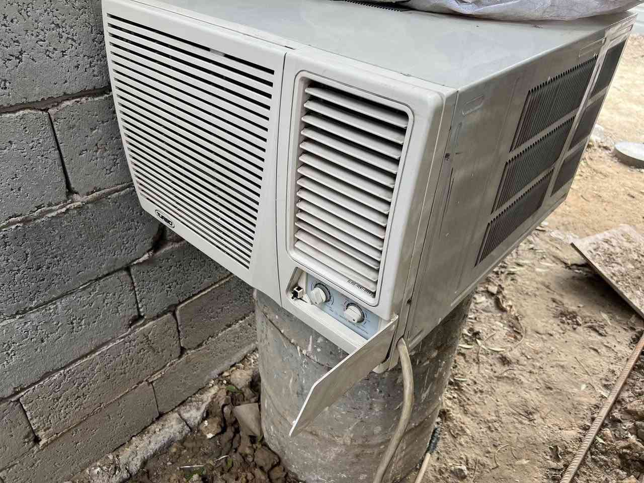 مكيف البيع بشرط شغل جديد 
شخط مابي بس عوزه غسل السعر 225 الف العنوان بغداد الغزاليه ***********
