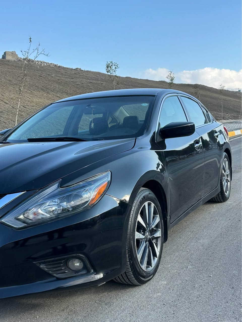 Nissan Altima 2017 sv 
ره نگي ره شي قتران 
١١٠ هه زار مايل روشتووه 
بي بوياغ 
٣ساردي هه يه 
بدنه و ليدراني نيه 
هنده ك ده نكه ته زره ي وردي هه يه 
سعري ١١٨$ كه ميك مجال 
*********** أربيل, العراق
