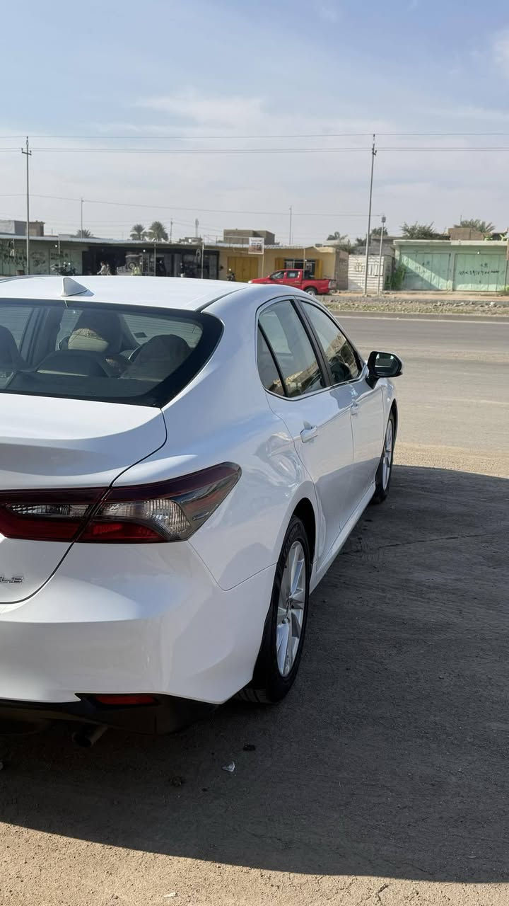 السلام عليكم بيع فقط
رجاً شراي أخليك على راسي / ماشالله تبارك الرحمان سياره احله من الصوره 
تيوتا كامري 
لون ابيض 
موديل 2023
مواصفاتLE معروفه
تحكمات ستيرن 
كشن كهرباىي
ويل كروم 
شاشه + كامرا 
 شرط التحويل 
ضرر قطعتين صبغ (بنيد+جاملغ السايق )
مكان السياره صلاح الدين بيجي  
السعر  195  وبيها مجال للطيبين 
للأستفسار***********
