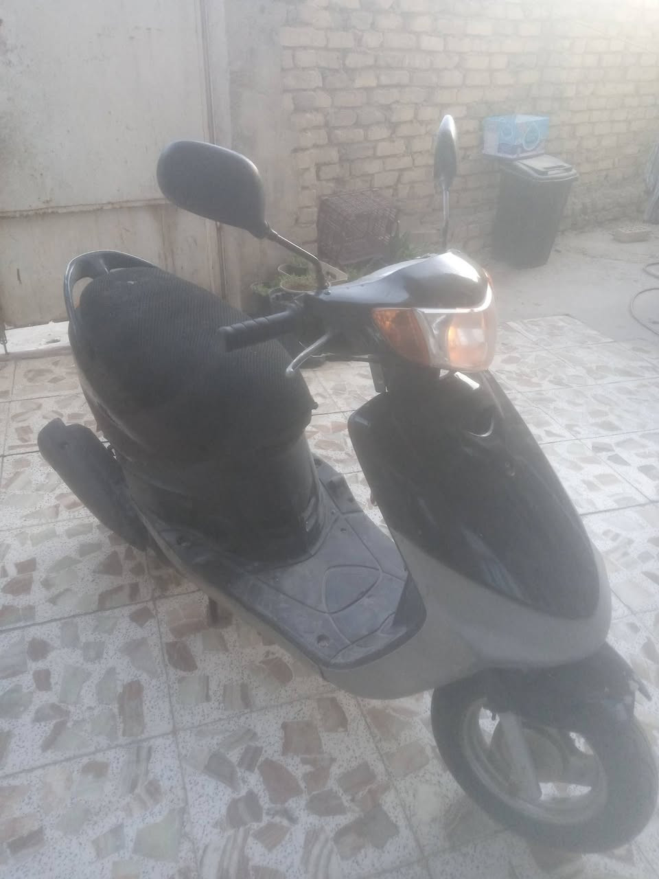 سلام عليكم دراجه اللبيع سرعه 120 مابيهه نقص سلف هندر كيج اشاير عالي ناص مناقصهه كلشي  سعر 350 المكان الشعب ***********
