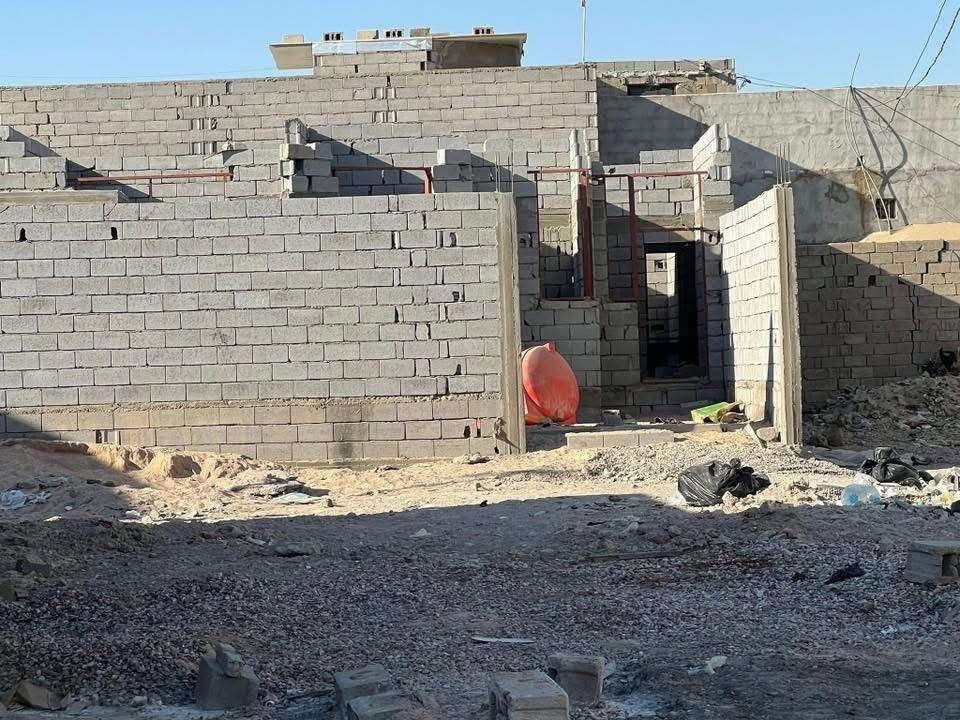 هيكل ابلوك شغل عدل واصل فوك الشبابيك 200 متر طابو زاعي باسم عراقي  العنوان العوجة شارع المقيمين يبعد عن مدرسه الابطاح 50 متر مع كامل الخدمات 
سعر 60 مليون  وبي مجال واني صاحب بيت
رقم الهاتف للتواصل
‪0784 495 8058
