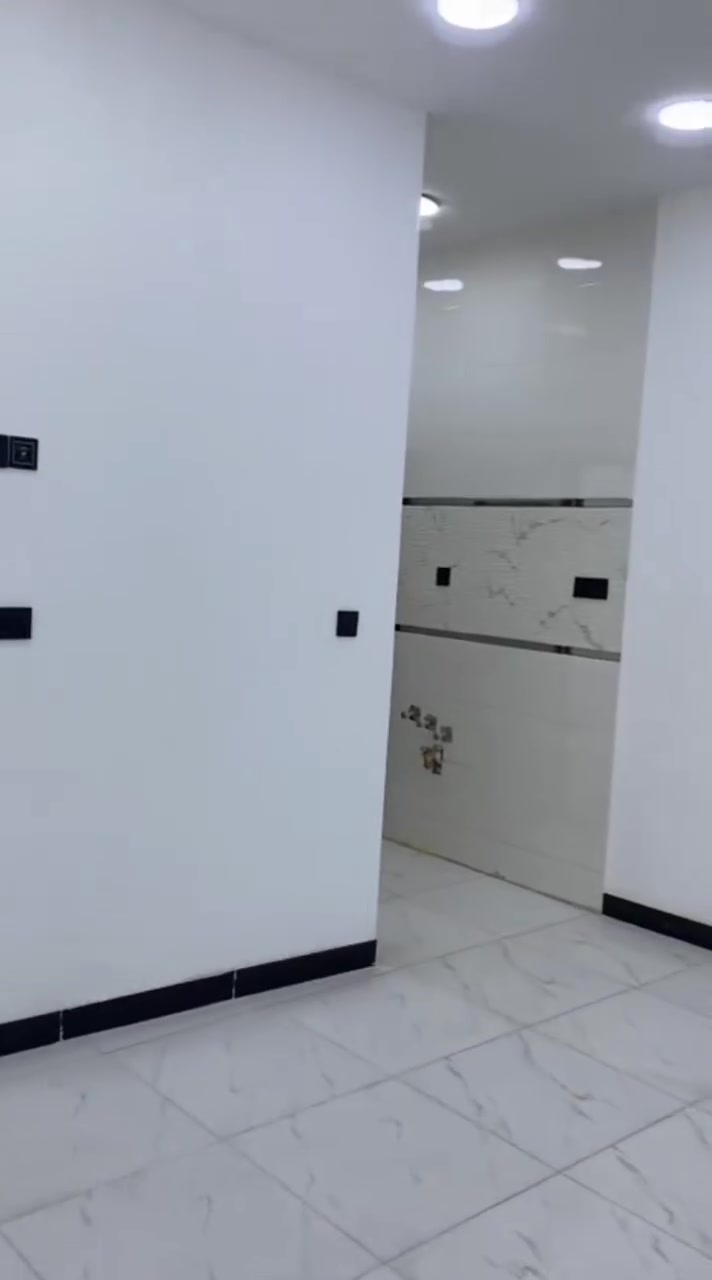 /// على بركة الله تعالى ///
بيت طابو زراعي للبيع 
المساحة// ٨٠متر (سند ٢٥)
التفاصيل البيت// طابقين
الطابق الاول //غرفة نوم واستقبال ومطبخ  وصحيات 
الطابق الثاني //غرفة نوم وصالة وصحيات وبيتونة وسطح
الخدمات كاملة// تبليط ومجاري وماء  كهرباء
العنوان //الزعفرانية. الاربع شوارع .خلف افران الحلفي..زراعي حجي جعفر
السعر// ١٣٠مليون قابل للتفاوض
للاستفسار مراجعة مكتب دلالية المصطفى للعقار الزعفرانية الاربع شوارع خلف ماركت اللؤلؤة مجاور أسواق القبس اوالاتصال او مراسلة واتس اب ***********او***********
