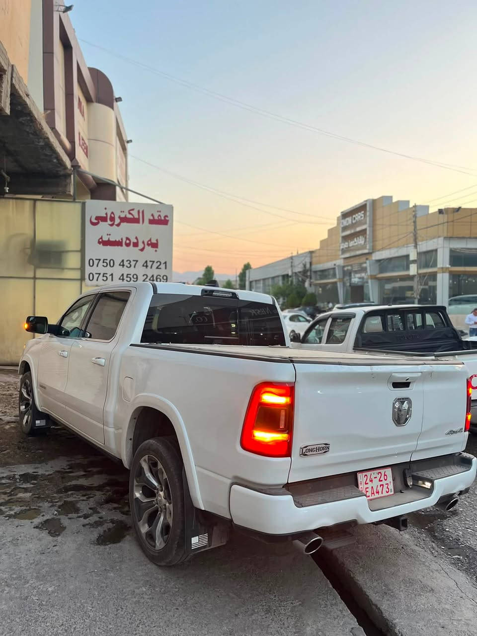دوج رام LONG HORN 2024✈️فول مواصفات1/1
موديل 2024 مواصفات LONG HORN فول مواصفات شاشة تيسلا رادار امامي وخلفي حساسات امامي وخلفي عداد سرعه ديجيتال كشنات جلد وشامو كشنات كهربائي +خزن بانوراما لايت LED بكلايت LED مري شفت لون داخل قرميدي 
باب البدي قطعتين 
4X4
حجم المحرك :5700 V8❤️
سيارة ماشية :26mi
حادث السيارة بنيد +جاملغ تبديل شركة بدون صبغ راس الشاصي بي رصعة بسيطه فقط بل حرارة معدل
ايرباكات مرجوع سيستم شركة 
سيارة بدون رقم تترقم جميع محافظات شمال 
شرط الرقم ابيع
سعر سيارة :315ومجال بسيط
***********
