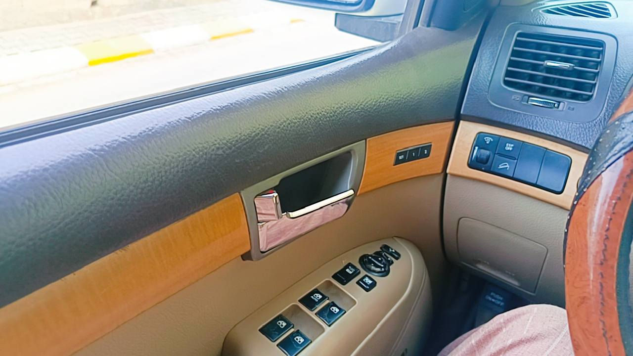 سلام علیکم
رقم بغداد حديث مجدد
كيا مهافي 2012 
 فول مواصفات  1/1
7 راكب 
كلش مريحه للسياقة وعندها انطلاقية قوية 
محرك 3.8 
سته سلندر 
عزم نيوتن 362 
و270 حصان 
دفع رباعي
تحكمات ستيرن كامل وكلها شغاله 
شاشة وكامرة خلفية
داش كام تسجيل 24 ساعة الحماية من الحوادث
كشن سائق كهربائي  ميموري
المرايات الجانبيه كهربائيه  قلاب بالبك
صندوق شفط
نظيفة بنسبة 95% 
مكفولة من كل شي عدا بارد واحد خفيف خلفي 
المكان ديالى ناحية السعدية 
سعرها 155 قفل 
***********
