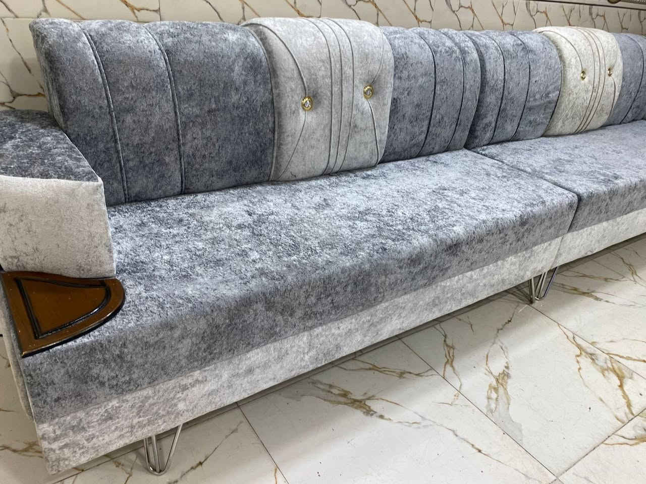 ديوان 20 مقعد جديد تسكام درجه اولى بلوك اسود قماش خاولي سفنج درجه اولى السعر 650 المكان كربلاء 
*********** اتصال 
*********** واتساب
