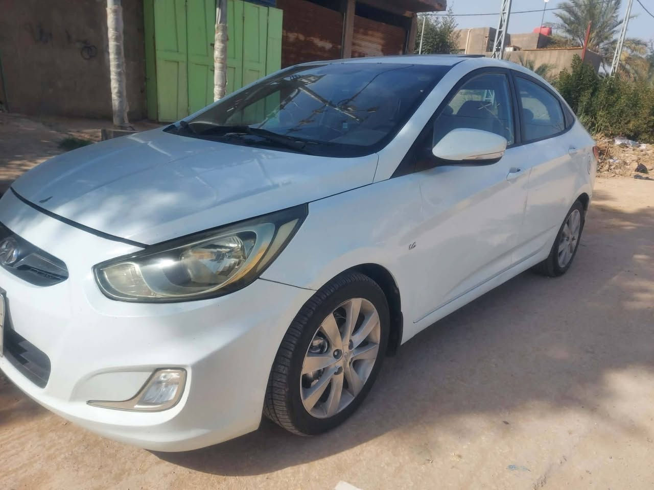 اكسنت ٢٠١٢ خليجي فول مواصفات جاهز تبريد حداديه جديدة محرك ١٦٠٠ جديد سيارة مكفوله من ضربه وتبديل بيه ربع البنيد صبغ  وشويه بجاملغ الكدام بدون دواخل ولافتح وبيه بارد شويه رقم اربيل تحويل او وكاله عادي مكان السيارة الديوانية قضاء غماس او النجف ***********
*********** السعر ٨٩ وبيه مجال
