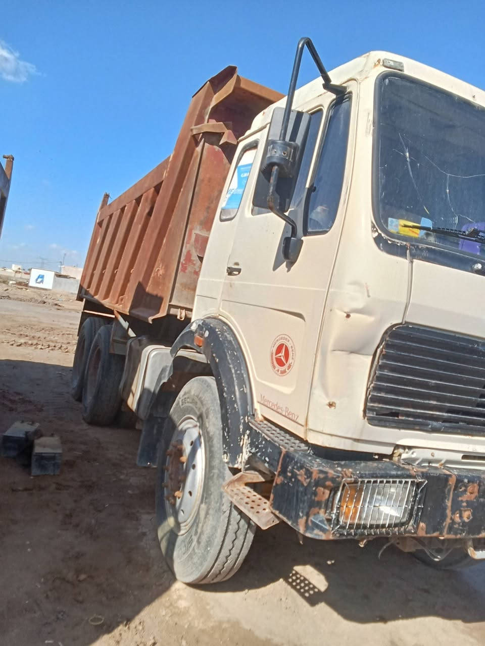 السلام عليكم البي لبيع مديل 1982رقم بابل انجليزي بسامينه مكينه 28كير130 مجموعه جيف سكس بلاد بتره شاصي مكفول سعر  275 المكان البصره‏‪0770 739 3893‬‏
