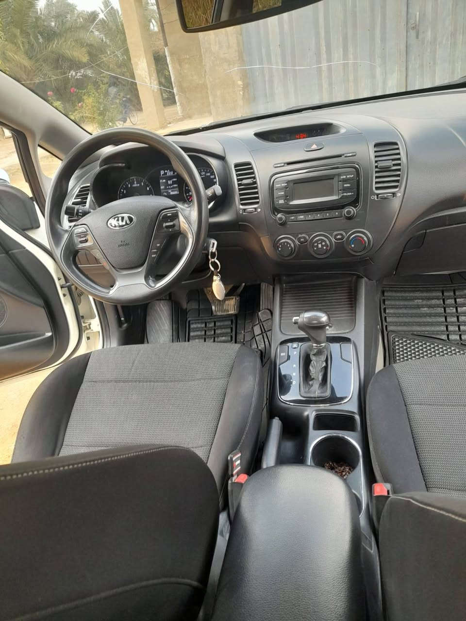 السلام عليكم. سيراتو. موديل 2018 رقم اربيل كفاله عامه 
مكينه 1600
حداديه. جديده
تخم تاير جديد
السياره فول عده البصمه
فتحه بنورما. تحكمات
السياره جديده.
السعرر. 155.. وبيه مجال بسيط حك الجيه
مكانه ديوانيه. قضاء المهناويه
الاستفسار.
***********
هاذه رقم راعيه.. خابره.. مكلف بلنشر اني. ما موجود ع خاص خابره وبيك خير وادلل
