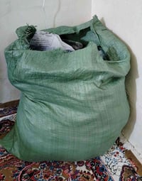 ملابس نسائية • ملابس أطفال • ١٥٠ قطعة