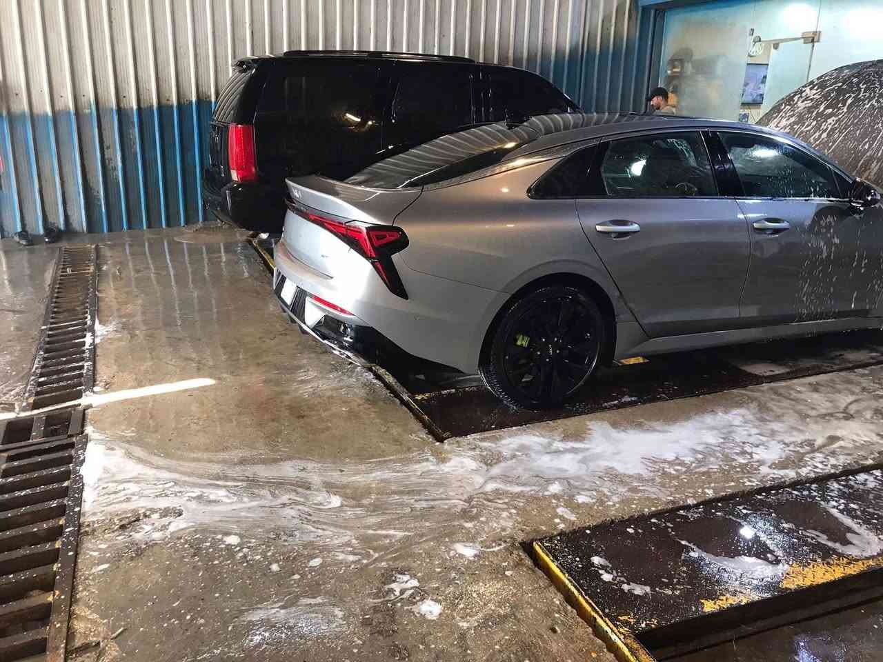 تيربو K5 TG 2500 البيع
فول مواصفات
  بدون رقم تترقم جميع المحافظات 
حساسات مامي خلفي 
5كامرات محيطيه 
تشغيل عن بعد 
بصمه أبواب 
بني راما
رادار امامي خلفي 
لد امامي خلفي
كشتات 2كهربائي 
الد ترحيب عند لاقتراب 
خزن كراسي 
حساسات 12مامي خلفي جانبي 
ماشيه 4000وقابل الزياده 
بدون يرباك 
وبعد بيها مواصفات 
السياره جديده السع190وبيه مجال  سياره يرادله سمكره بارد وتوحيد الون جاملغات  
***********
