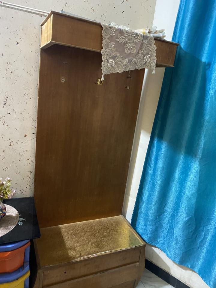 السلام عليكم غرفه نوم للبيع السعر ٣٠٠ هاذه الرقم ***********
