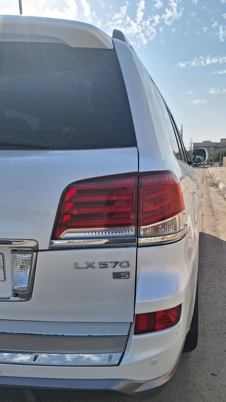 لكزز ٢٠١٣ مكيه ٥٧٠٠ ٨ كفاله عامه سياره 
رقم بغداد نكليزي بريم سياره مواصفات واحد على واحد داخل مشمشي مكان كربلاء سعر ٤٠٠ وبيها مجال ***********
