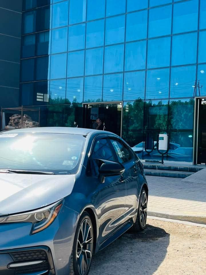 السلام عليكم 
للبيع كورلا موديل2020 SE وارد امريكي 
محرك ٢٠٠٠ 
اللون ازرق سمائي
ماشية 70كيلو  
مواصفاتها تحديد مسار , قيادة ذاتية , اوتو هولد ، هاند بريك بصمة ، شاشة تدعم كار بلي 
سياره باسمي تحويل مباشر 
السيارة جديدة وجاهزة مابيها اي نقص

حادثها خفيف بس البونيد مبدل  اي شي اخر ما بيه 
صور الحادث موجودة 

مكان السيارة تكريت
رقم التليفون 
 ***********واتس اب او رصيد
