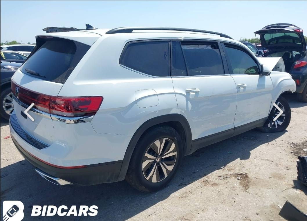 السلام عليكم...فولكس واكن اطلس 2024 لون ابيض و داخل بيجي بصمه عدد 2 بلادي تجي 7 راكب...بيه بس بونيد يتبدل و ضرر بلشاصي الأيمن يتصلح بدون كص او لحيم...ماشيه 20 الف سياره جداً نضيفه كما موضح بلصوره....واصله عمان تدخل كتاب شهداء او كمرك طبيعي 7 مليون و كسر او تدخل على شمال بكمرك اقل 4 مليون حسب رغبه المشتري....السياره للبيع على وضعه ب 118 ورقه قفل واصله بعمان ويه كافه مصاريف و نقل....للإستفسار *********** او *********** اخوكم مصطفى و تحياتي للجميع
