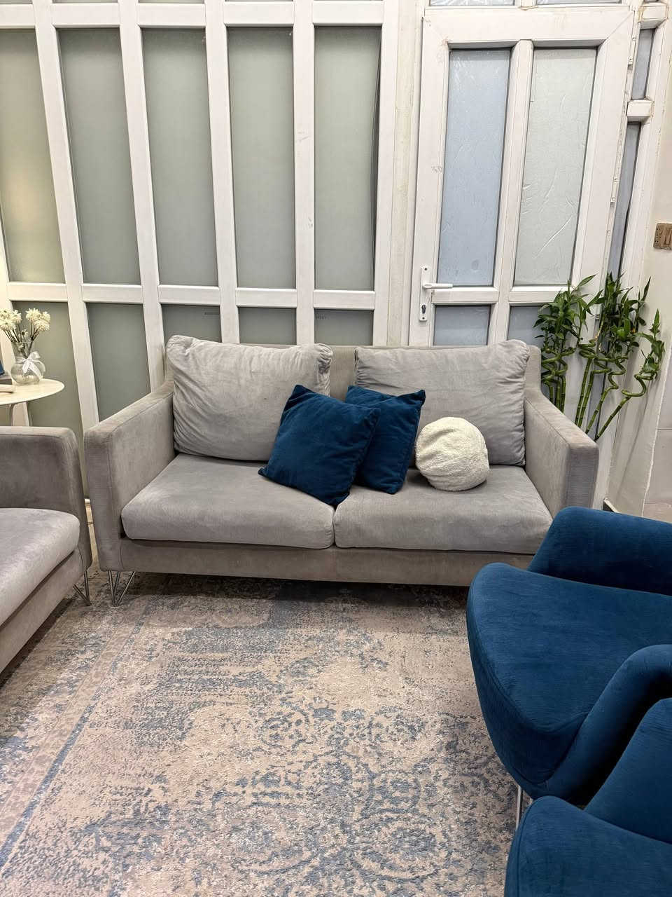 تخم قنفات تركي ٧ مقاعد نظافة ٩٠٪؜ (يوجد عيب موضح في احدى الصور) السعر المطلوب ٦٠٠ الف…العنوان بغداد/الشالجية/خلف جامع  براثاا
***********
