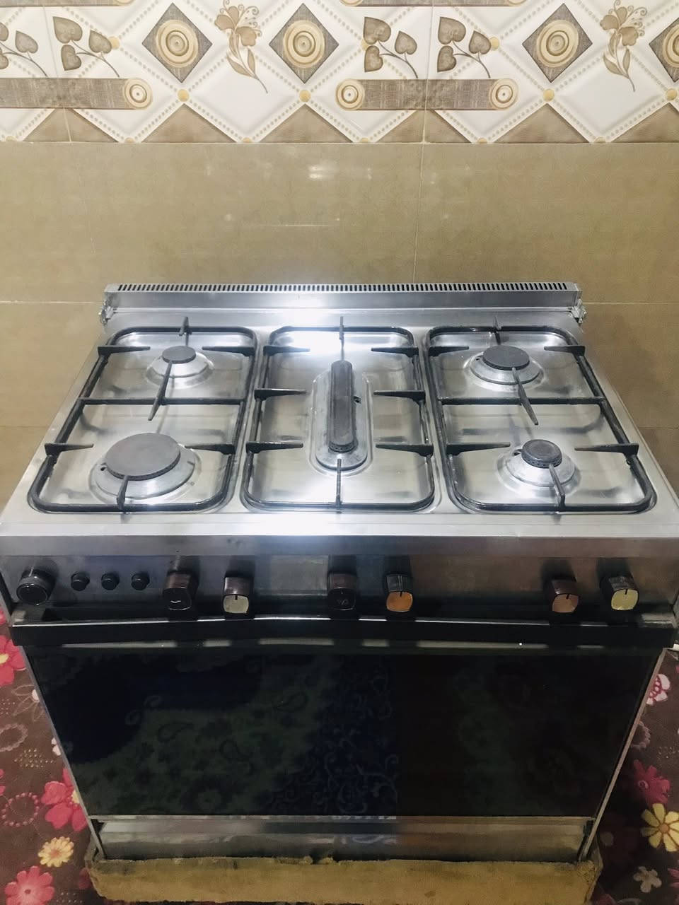 سلام عليكم ،طباخ عشتار للبيع نضيف وعل فحص #مكاني سبع_البور .***********
