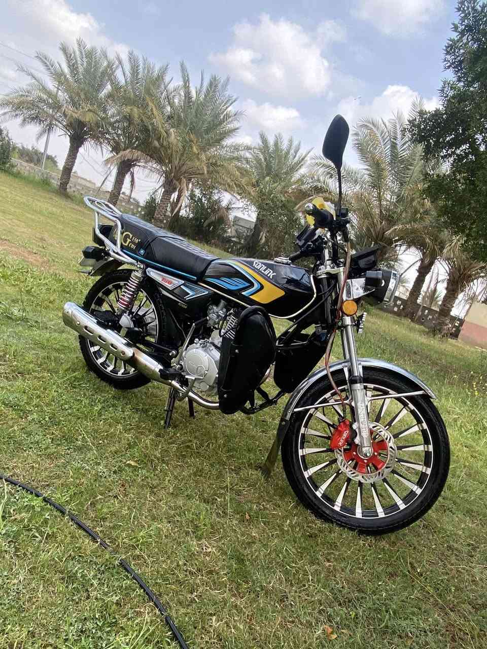 سلام عليكم دراجة للبيع سافان الأصلي ختم موديل2025 الشراي يتصل ***********
