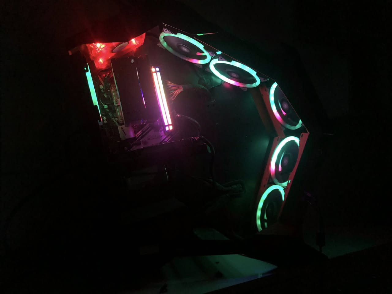 Pc للبيع
Gpu - 1660
Cpu - i5 9400f
Ram - 8x2 rgp ( 2600 ) 
M.b - b365 asrock
Hdd - 750
Ssd - 150 
Ps - 650 w
السعر 550 
Monitor 
Msi curved 1920 x 1080 full hd 
Size - 27 
( الشاشه مضروبه ضربات خفيفه من برا مثل ماموجوده بالصور ) 
السعر ١٠٠
Mouse razer 
Keyboard havit 
Headset havit 
السعر ٥٠ 
المكان الدوره - شارع ٦٠ ( السعر قابل للتفاوض بشكل بسيط )


**إذا كنت صاحب هذا الإعلان وتريد حذفه لأي سبب، رجاءا أرسل رسالة إلى الدعم الفني**