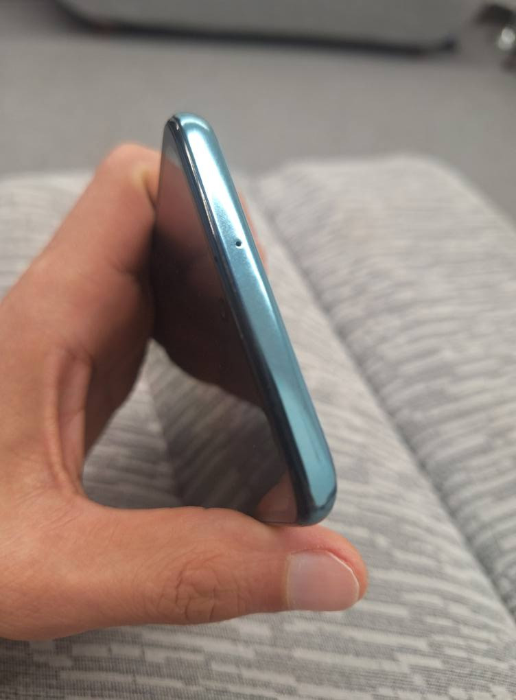 كلكسي a51 
ذاكرة ١٢٨ 
رام ٦ + ٦
نظافة ١٠٠% جهاز يلمع 
الجهاز مبدل فقط شاشة اصلية وكالة 
كل الجهاز شغال و مضبوط بدون اي مشاكل 
فقط البصمة لا تعمل بسبب تبديل الشاشة 
الجهاز مضبوط و عملي 
الجهاز بدون ملحقات 
السعر ١١٠
البصرة السراجي البصرة, العراق


**إذا كنت صاحب هذا الإعلان وتريد حذفه لأي سبب، رجاءا أرسل رسالة إلى الدعم الفني**