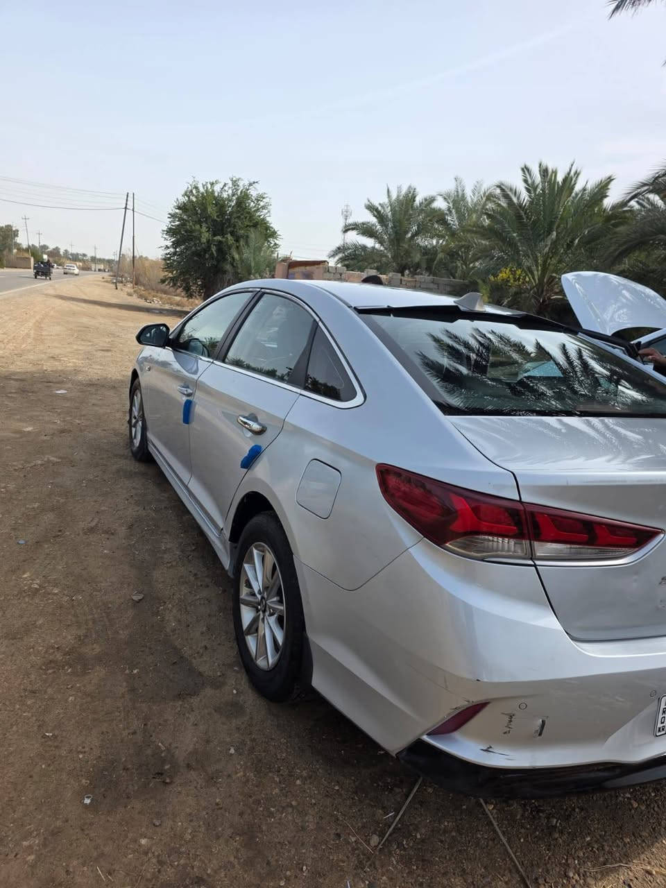 سوناتا كوري موديل 2018
مكينه 2000 اصل بانزين
بيه ثلث قطع صبغ بدون دواخل
تبريد قطعتين 
كشنات جلد كشن كهرباء 
كشن تدفئه تبريد 
مري شفط
لد امامي خلفي 
حساس خلفي 
رقم جديد وهزه جديده وسنويه لل 2031
سياره جاهزه للاخير مكينه وكير وحداديه وتبريد وتخم تاير كلهن مكفولات
السعر 130$
وبيه حك الجيه 
الاتصال ***********
مكاني ديوانيه
