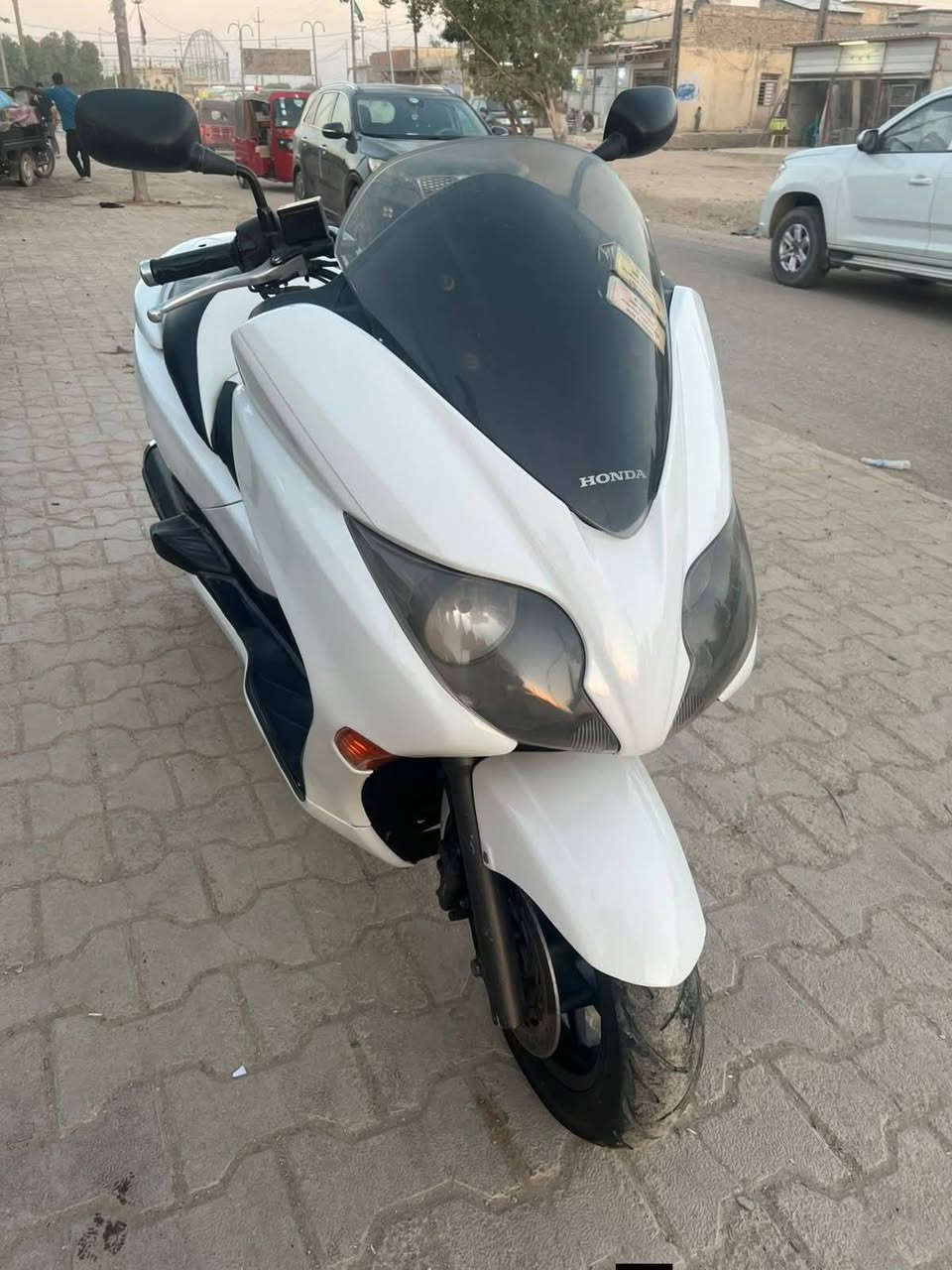 السلام عليكم شباب دراجه للبيع فورزا 010 سعر 1,200 
دراجه بيها خير تبخير مسبوقه صبغ عام***********
