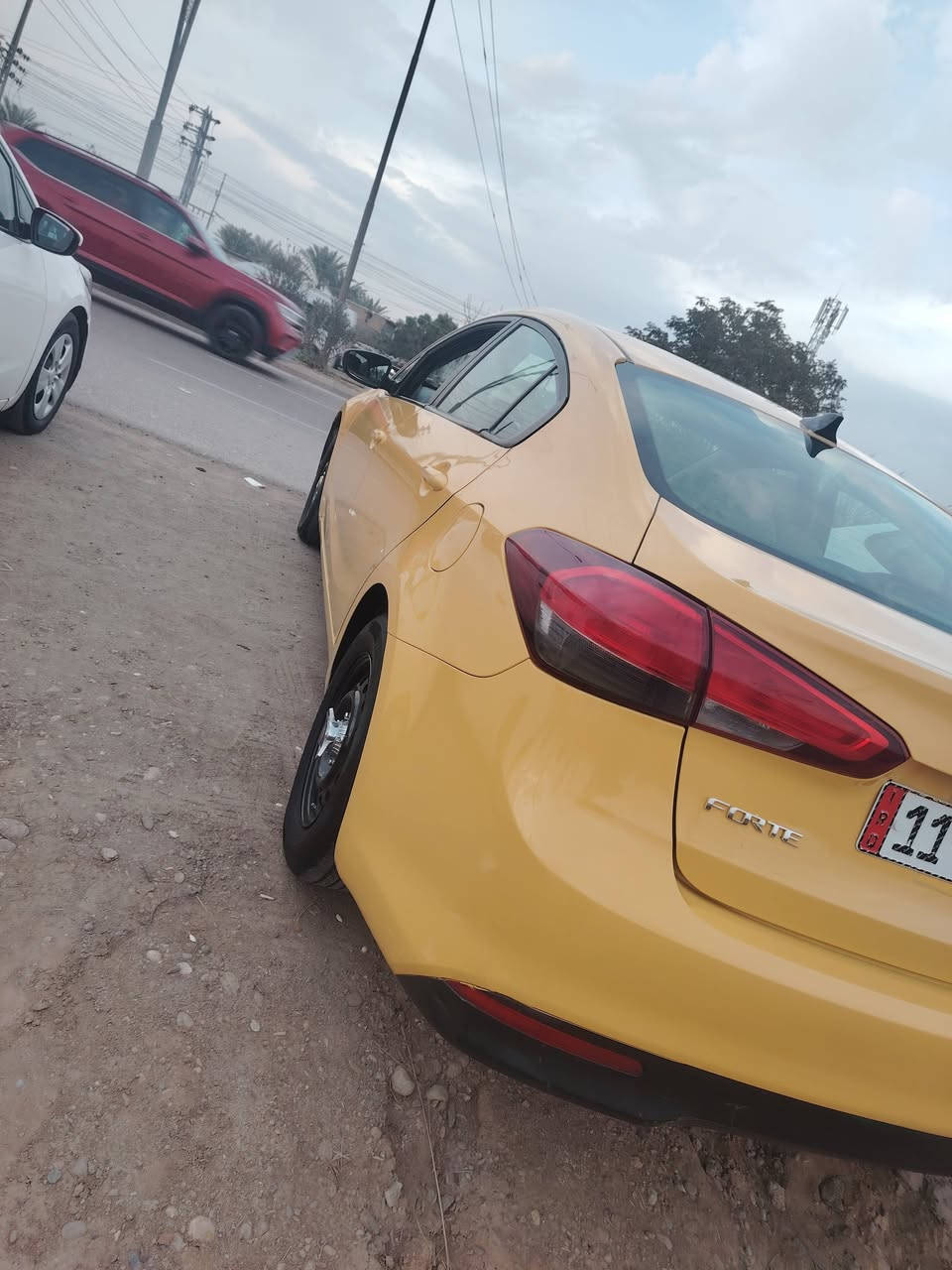 فورتي موديل 2017 كير مكينه صدر تبريد مكينه مفتوحه لا تنقيص ولا بخار ضرار جامرلق أو بنيد امبدل بدون دواخل باقي السياره كلها ليبل واحد مكان السياره ديالى بعقوبه السعر 116 ما متواجد عل نت اتصال فقط ***********
